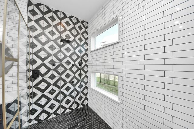 299 Peninsula Point Drive, Montgomery, TX 77356