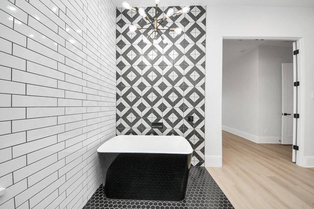 299 Peninsula Point Drive, Montgomery, TX 77356