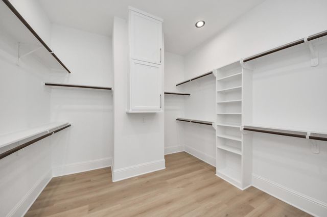 299 Peninsula Point Drive, Montgomery, TX 77356