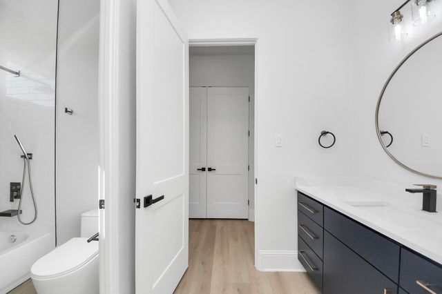 299 Peninsula Point Drive, Montgomery, TX 77356