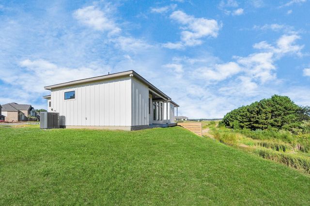 299 Peninsula Point Drive, Montgomery, TX 77356