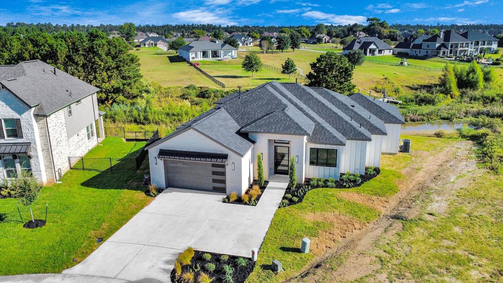 299 Peninsula Point Drive, Montgomery, TX 77356