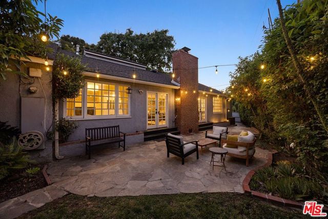 3854 Vineland Avenue, Studio City, CA 91604