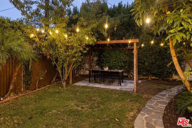 3854 Vineland Avenue, Studio City, CA 91604