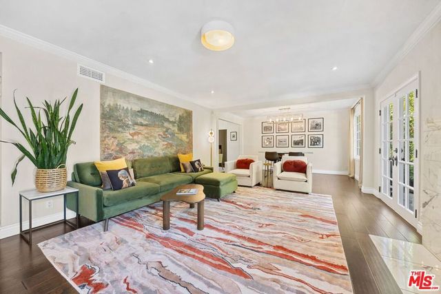 3854 Vineland Avenue, Studio City, CA 91604