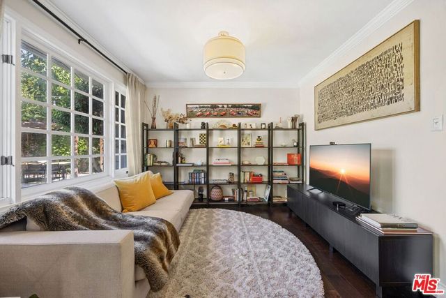 3854 Vineland Avenue, Studio City, CA 91604