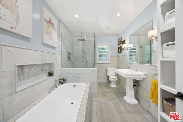 3854 Vineland Avenue, Studio City, CA 91604