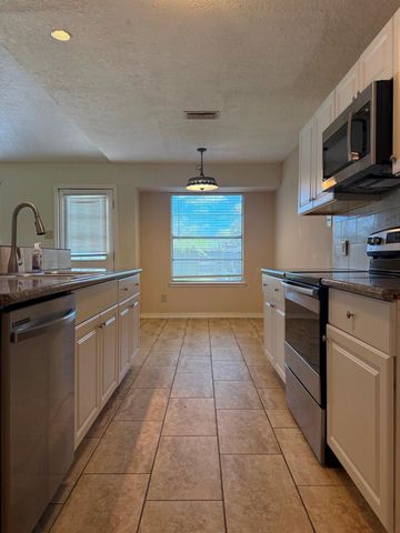 4327 Townes Forest Road, Friendswood, TX 77546