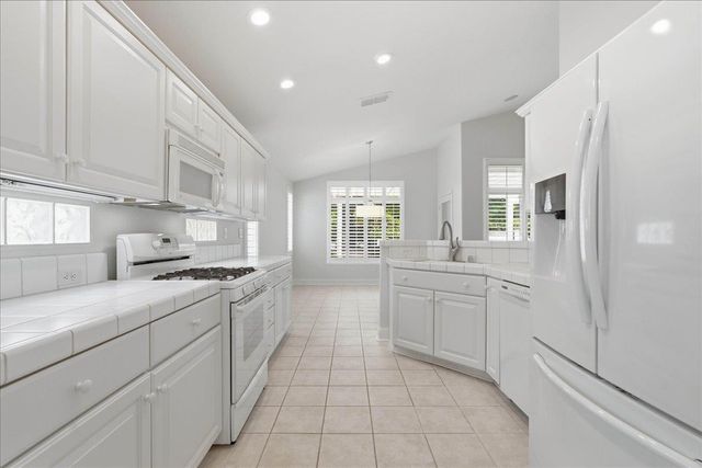 6480 Buckskin Ln, Roseville, CA 95747