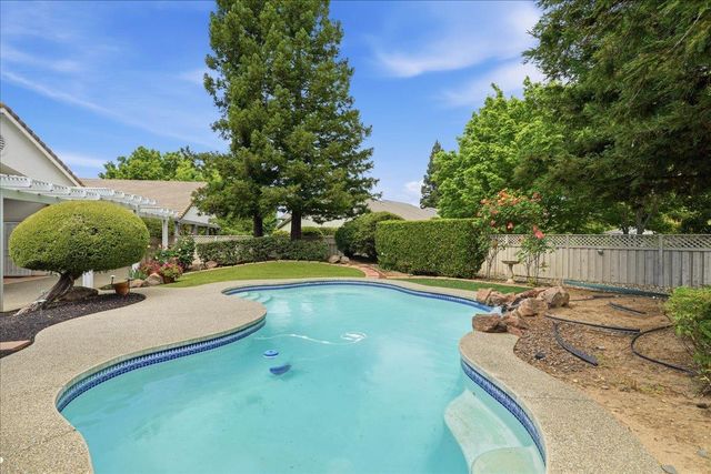 6480 Buckskin Ln, Roseville, CA 95747