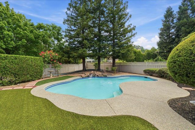 6480 Buckskin Ln, Roseville, CA 95747