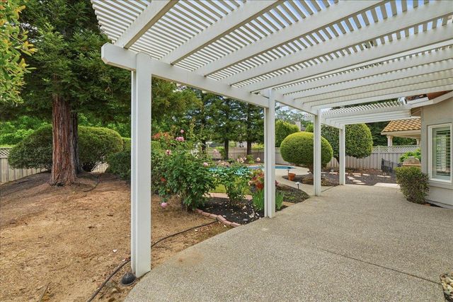 6480 Buckskin Ln, Roseville, CA 95747