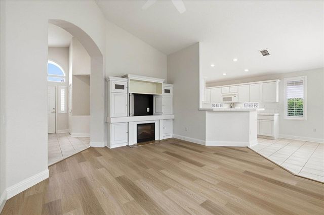 6480 Buckskin Ln, Roseville, CA 95747