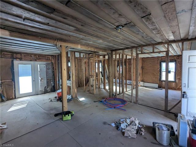 7 N Pine Street, Lexington, NC 27292