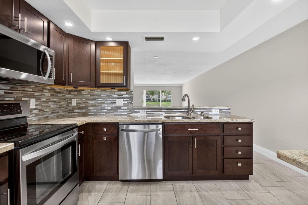 2202 Lucaya Bend B1, Coconut Creek, FL 33066