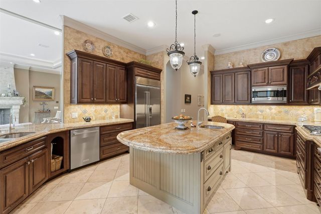 19 Miramar Heights Circle, Sugar Land, TX 77479