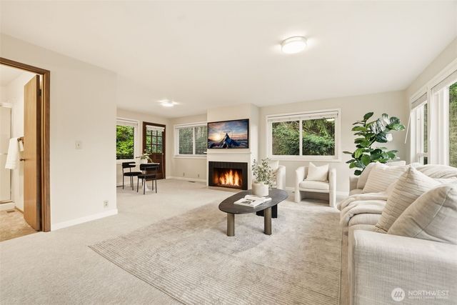 19421 68th Avenue NE, Kenmore, WA 98028