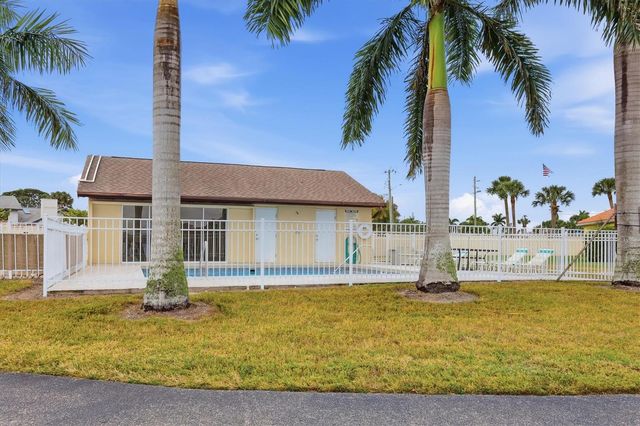 12710 SW LAKE SIDE DRIVE, Lake Suzy, FL 34269