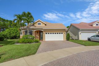 705 SW Andros Cove, Port St Lucie, FL 34986