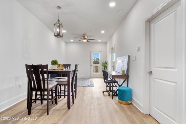 8701 Old Spanish Trail, 102, Ocean Springs, MS 39564