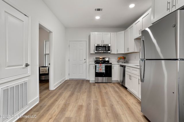 8701 Old Spanish Trail, 102, Ocean Springs, MS 39564