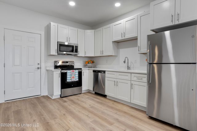 8701 Old Spanish Trail, 102, Ocean Springs, MS 39564