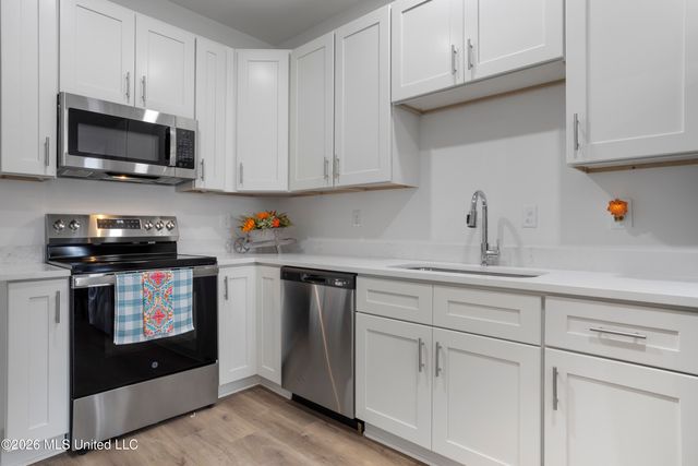 8701 Old Spanish Trail, 102, Ocean Springs, MS 39564