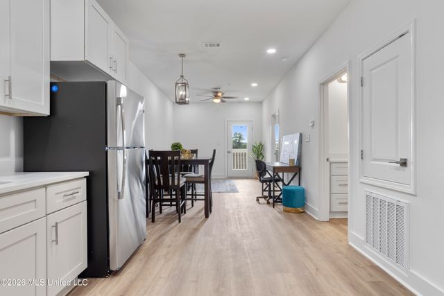 8701 Old Spanish Trail, 102, Ocean Springs, MS 39564