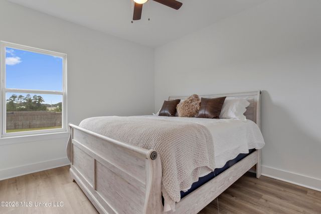 8701 Old Spanish Trail, 102, Ocean Springs, MS 39564