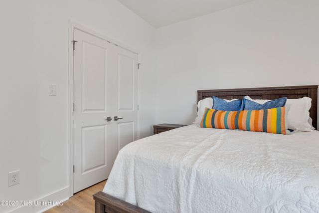 8701 Old Spanish Trail, 102, Ocean Springs, MS 39564