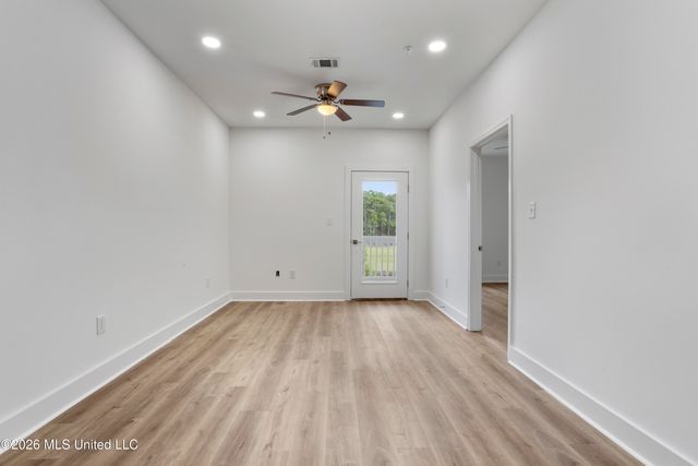 8701 Old Spanish Trail, 102, Ocean Springs, MS 39564