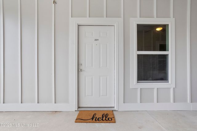 8701 Old Spanish Trail, 102, Ocean Springs, MS 39564