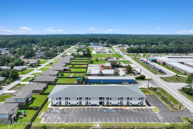 8701 Old Spanish Trail, 102, Ocean Springs, MS 39564