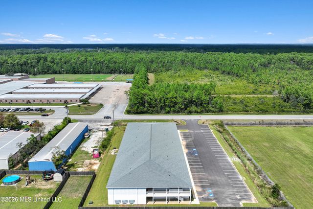 8701 Old Spanish Trail, 102, Ocean Springs, MS 39564