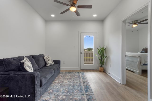 8701 Old Spanish Trail, 102, Ocean Springs, MS 39564