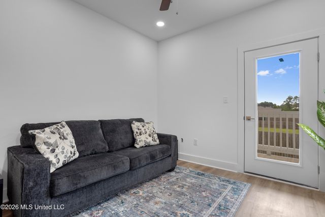 8701 Old Spanish Trail, 102, Ocean Springs, MS 39564