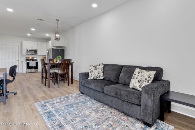 8701 Old Spanish Trail, 102, Ocean Springs, MS 39564