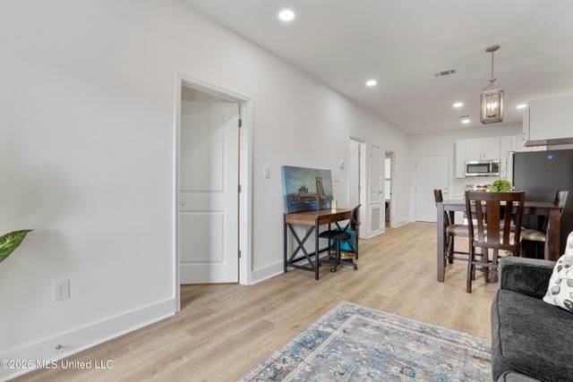 8701 Old Spanish Trail, 102, Ocean Springs, MS 39564