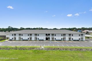 8701 Old Spanish Trail, 102, Ocean Springs, MS 39564