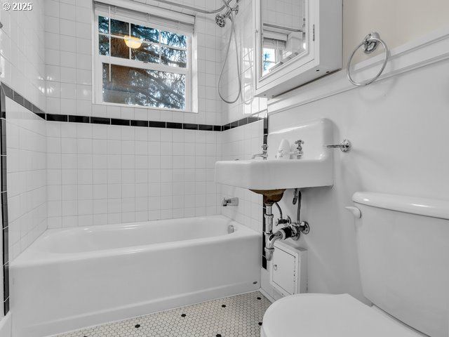 20 Nw 16TH Ave 203, Portland, OR 97209