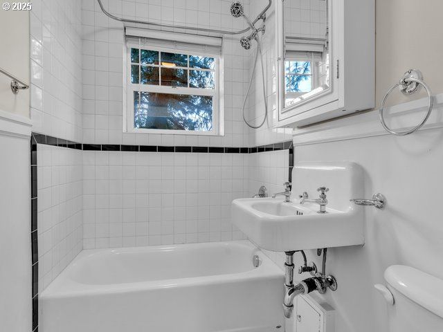 20 Nw 16TH Ave 203, Portland, OR 97209