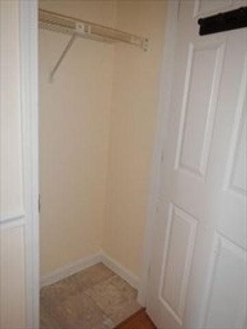 64 Tennis Plaza Rd 2, Dracut, MA 01826