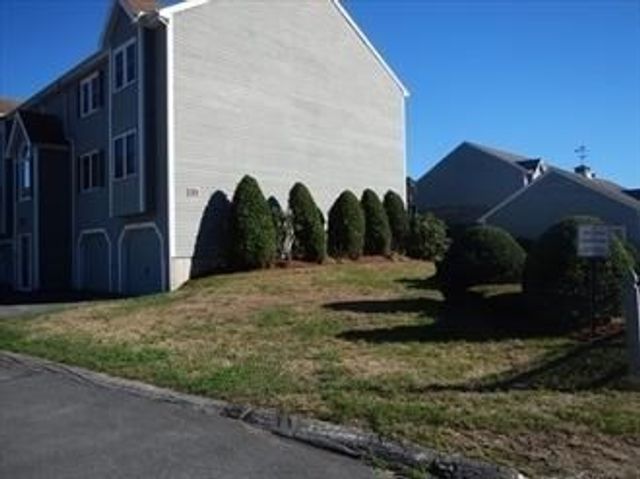 64 Tennis Plaza Rd 2, Dracut, MA 01826