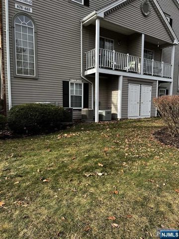 678 Plum Terrace, Mahwah, NJ 07430