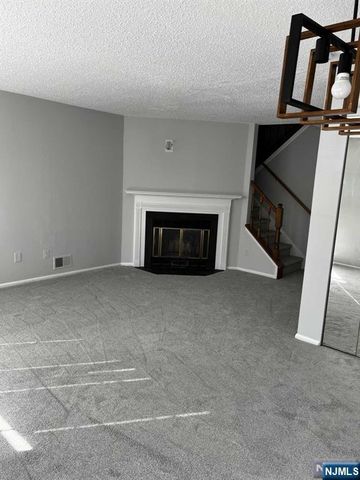 678 Plum Terrace, Mahwah, NJ 07430