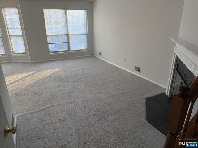 678 Plum Terrace, Mahwah, NJ 07430