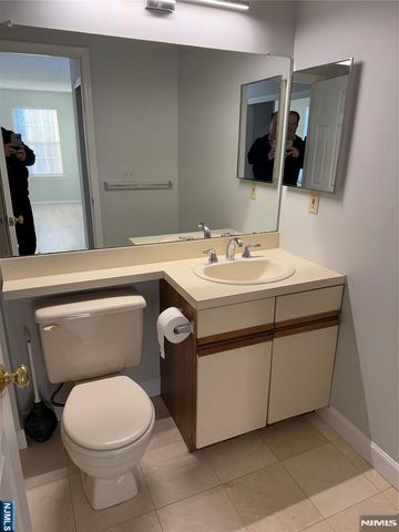 678 Plum Terrace, Mahwah, NJ 07430