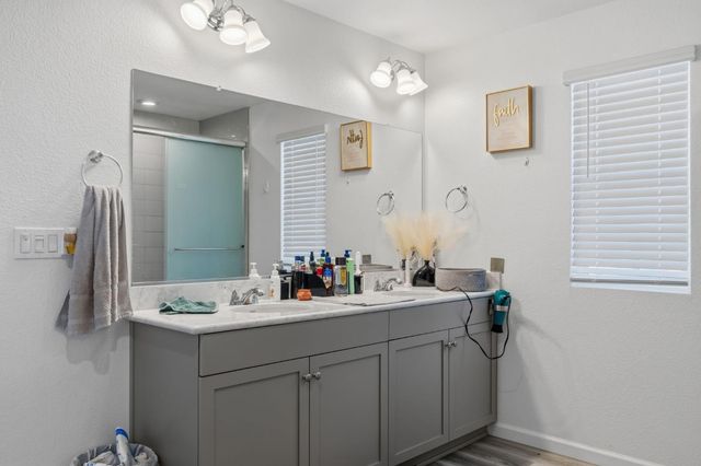 2849 Mokelumne St, Manteca, CA 95337