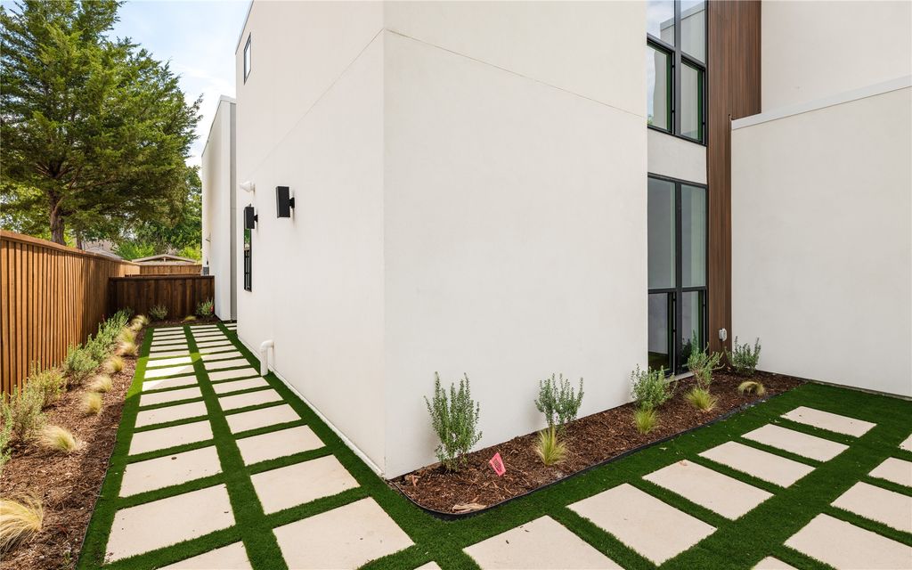 4430 Stigall Street, Dallas, TX 75209 — photo 2