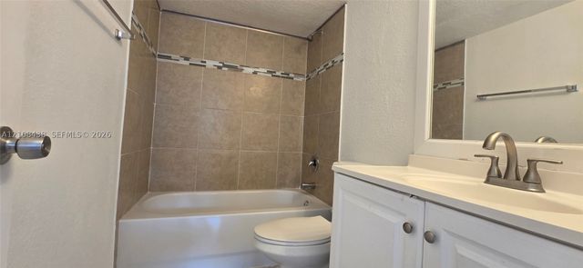 7320 NW 85th Ct 102, Tamarac, FL 33321